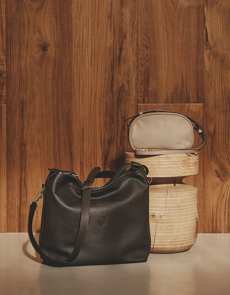 Felisi（フェリージ） LEATHER SHOULDER BAGS 