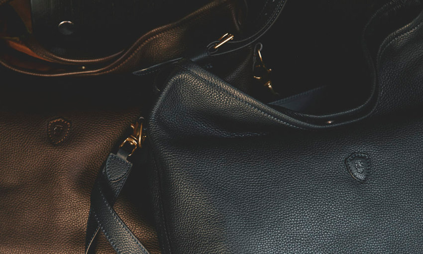 Shoulder Bag 10/30/2 Material Variations