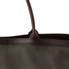 素材にこだわり、シュリンクレザーとバケッタレザーを贅沢に使用