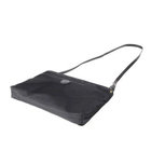 薄マチでコンパクトながら程よく広い幅を確保