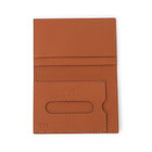 内側は本革で裏張り。見えない部分までも妥協がありません。