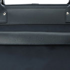 Felisiを象徴するイタリア製ナイロンとバケッタレザーのコンビネーション