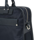 Dカンに別売りショルダーストラップを取り付け可能