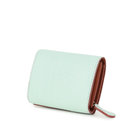 手に馴染みやすい薄マチのコンパクトサイズ