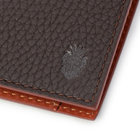 繊細なステッチワークに、コバは切り目磨き仕上げ