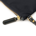 開閉しやすい大きめのジッププル