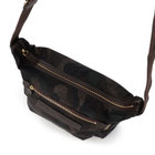 バッグ幅より広いファスナー幅のため出し入れが容易