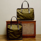 表情に迫力があるブルハイドを組み合わせたビジネストートバッグシリーズ / 左：24/27/DS+DG、右：1788/DS+DG