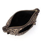 内側は傷の目立ちづらいブラックキャンバス生地を採用