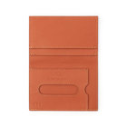 内側は本革で裏張り。見えない部分までも妥協がありません。