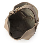 ファスナーポケット×1、サブポケット×2