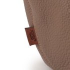 ロゴや紋章もあえて目立たないデザインに仕上げました。