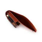 取り出しやすさを考慮したスリットデザインの札入れ