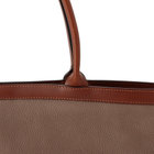 素材にこだわり、シュリンクレザーとバケッタレザーを贅沢に使用