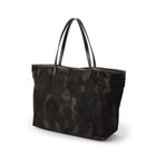 コンパクトな横幅と、やや深さのあるバランスの良いデザイン