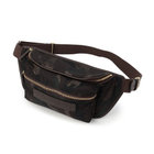 間口を大きく開くことが可能なメイン室のラウンドファスナー