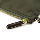 開閉しやすい大きめのジッププル