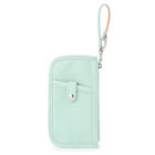 フロントのカードポケットはICカードなどを収納しやすいサイズ感