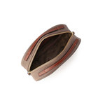 内装はイタリア製の上質ナイロン