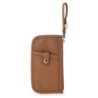 フロントのカードポケットはICカードなどを収納しやすいサイズ感