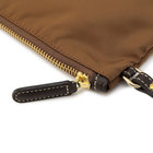 開閉しやすい大きめのジッププル