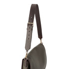 素材にこだわり、シュリンクレザーとバケッタレザーを贅沢に使用