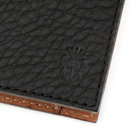 繊細なステッチワークに、コバは切り目磨き仕上げ