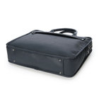 ボトムには耐久性を向上させる底鋲が付属