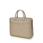 ボディ背面にフリーポケットを追加し利便性を向上