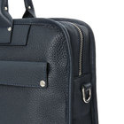 Dカンに別売りショルダーストラップを取り付け可能