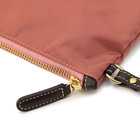 開閉しやすい大きめのジッププル