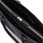 仕切り開口部はダブルファスナー仕様