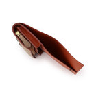 取り出しやすさを考慮したスリットデザインの札入れ