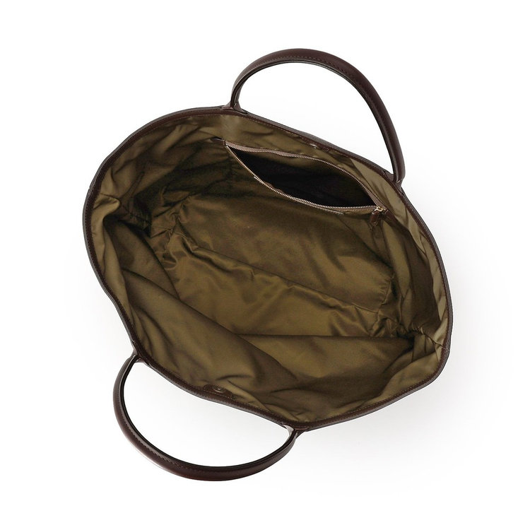 シンプルさを追求した1層構造のメインコンパートメント