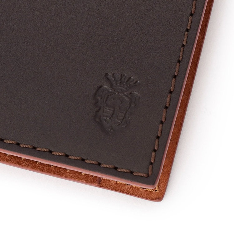 繊細なステッチワークに、コバは切り目磨き仕上げ