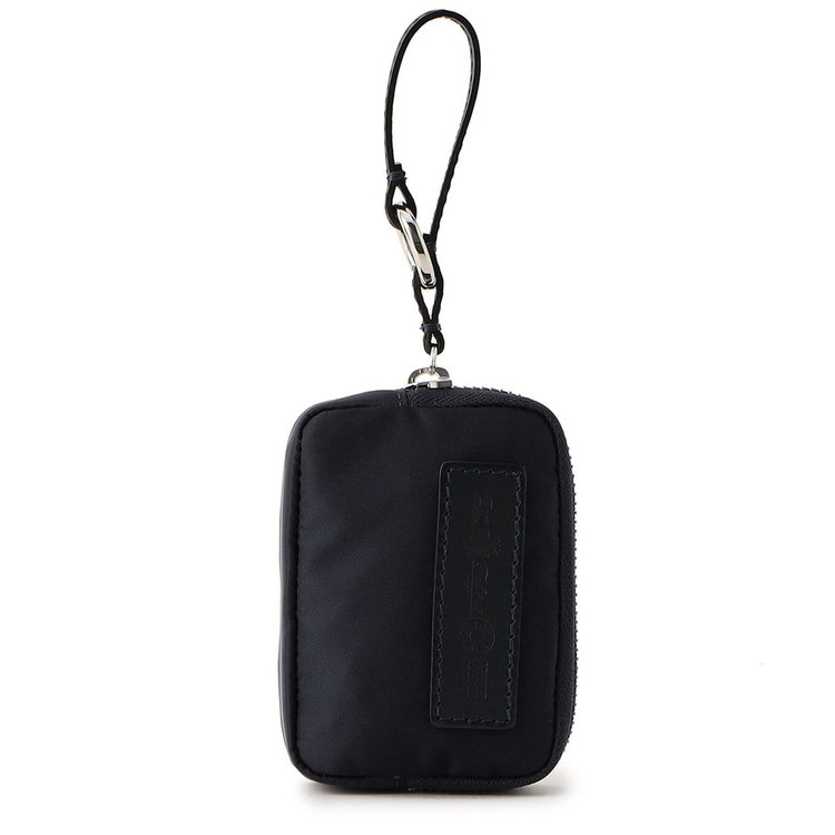 持ち運びに便利なコンパクトサイズ