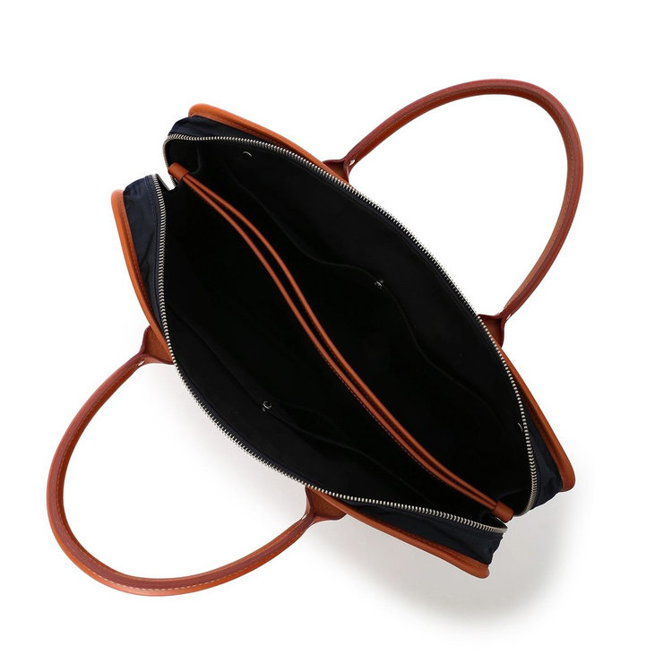 PCポケット×1、フリーポケット×2