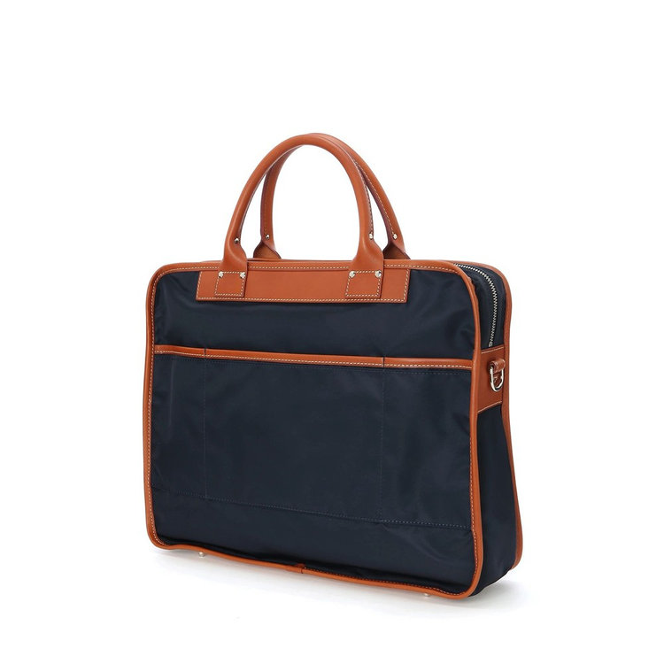 キャリーケーススリーブ×1、フリーポケット×2