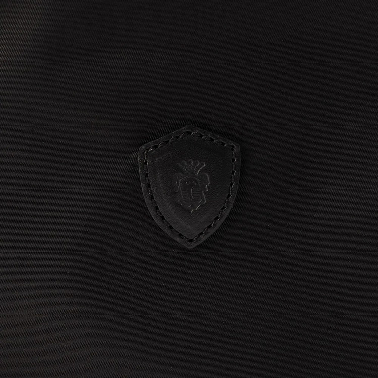 イタリア製ナイロン×レザーのFelisiアイコンデザイン