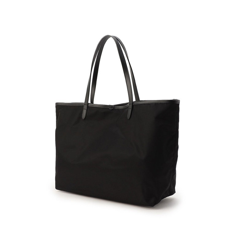 手持ち肩掛けしやすい長さのハンドル