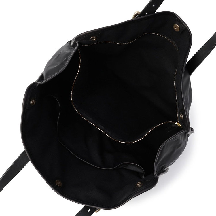 ファスナー付きポケット×1