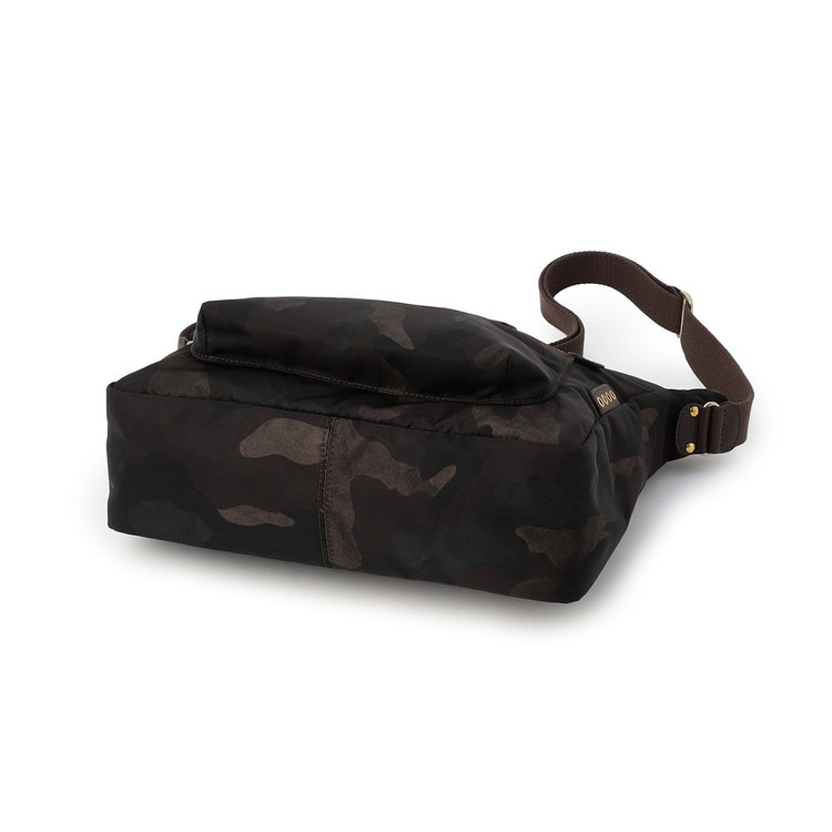 実用性の高い幅広マチ