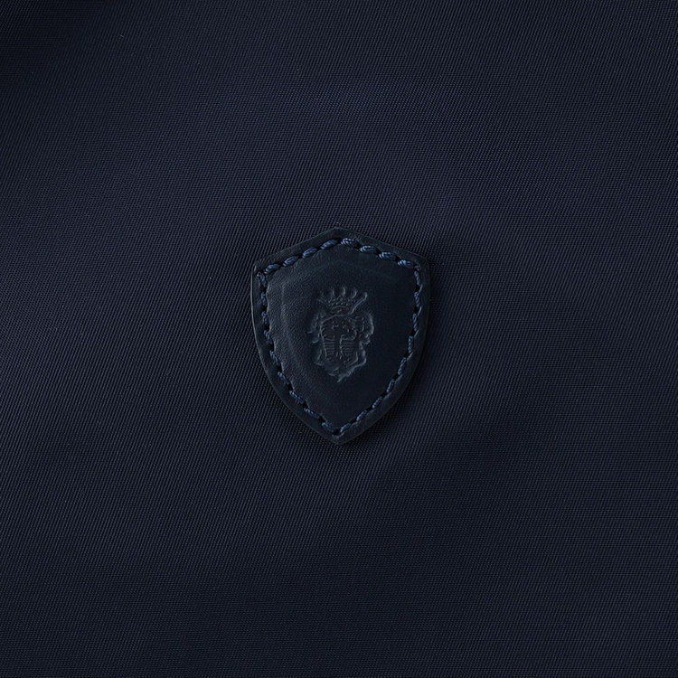 イタリア製ナイロン×レザーのFelisiアイコンデザイン