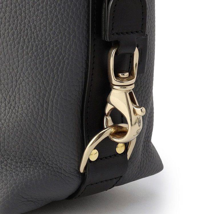 イタリアと開発したこだわりのトスカーナ製真鍮パーツ