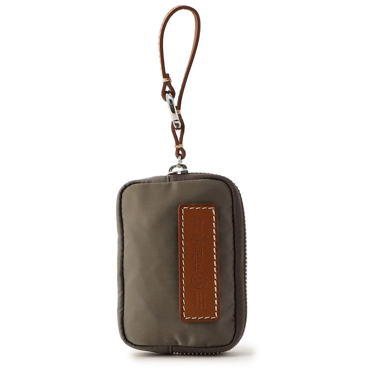 持ち運びに便利なコンパクトサイズ