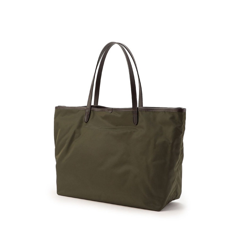 手持ち肩掛けしやすい長さのハンドル