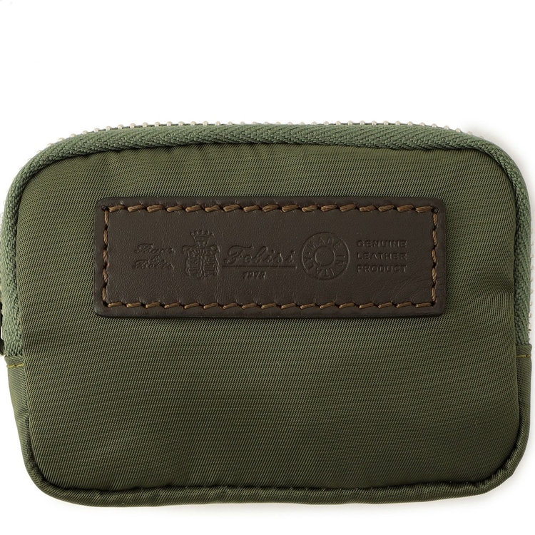 イタリア製ナイロン×レザーのFelisiアイコンデザイン