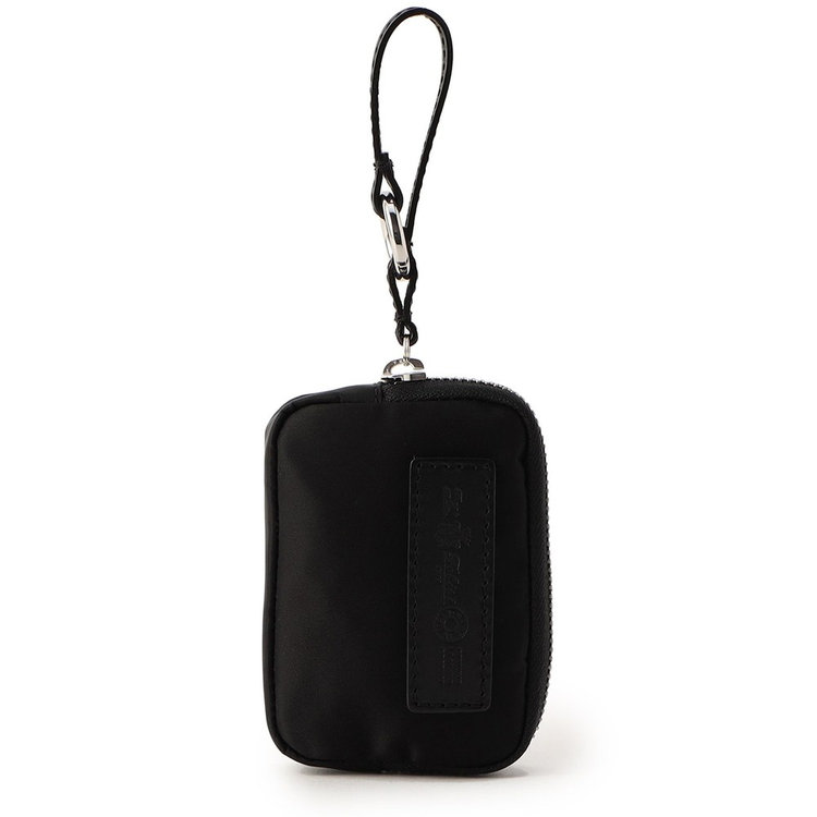 持ち運びに便利なコンパクトサイズ