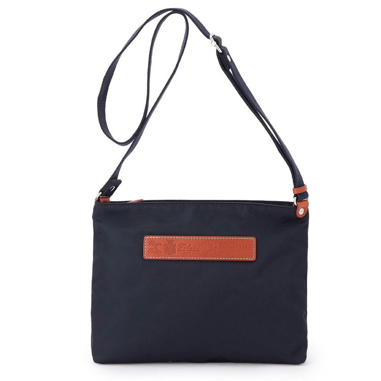 幅27cm、高さ20cm、マチ3.5cm