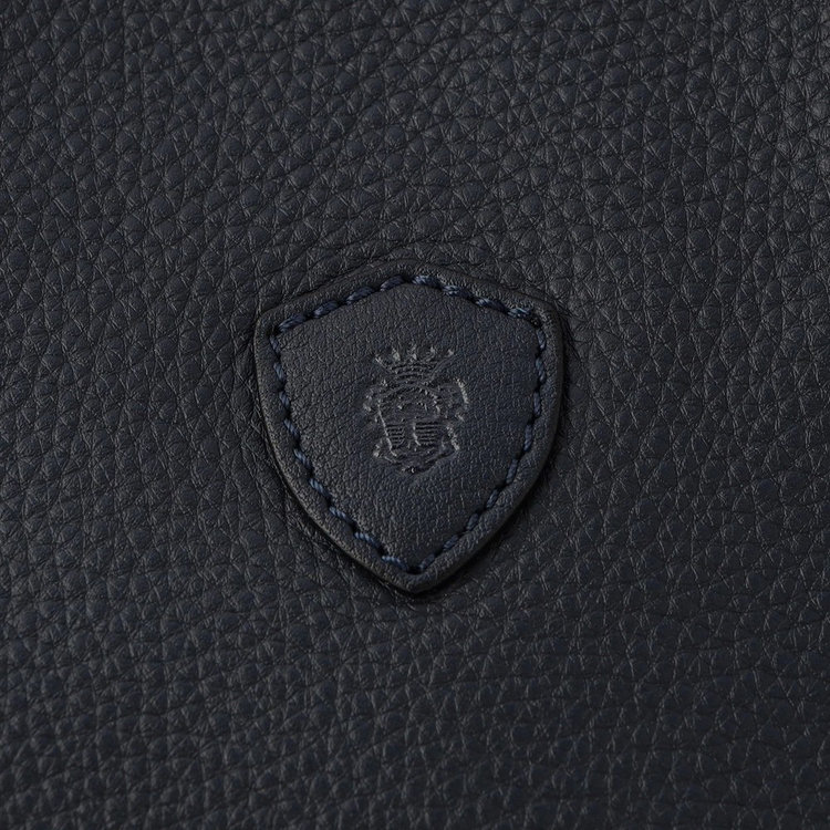 柔らかく細かなシボが美しいシュリンクレザー